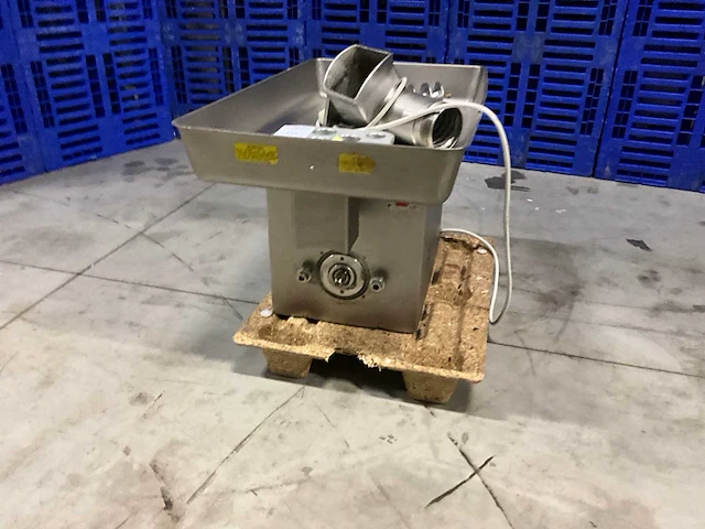 2005 omega tm32 vleeswolf - afbeelding 2 van  8