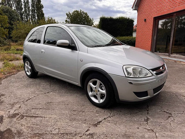 2005 opel corsa - personenauto - afbeelding 7 van  13