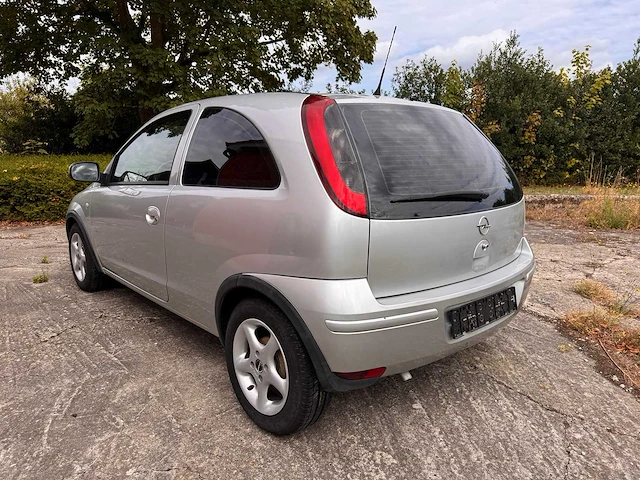 2005 opel corsa - personenauto - afbeelding 8 van  13