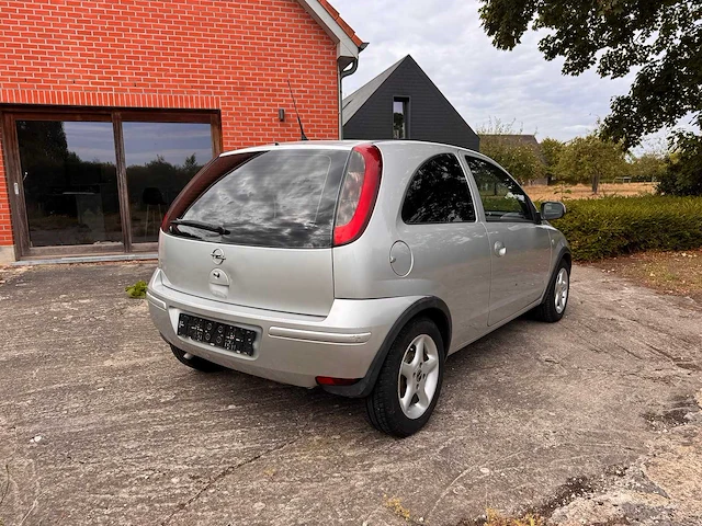 2005 opel corsa - personenauto - afbeelding 9 van  13