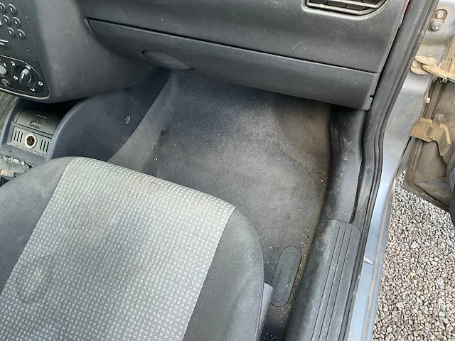 2005 opel corsa - afbeelding 8 van  27