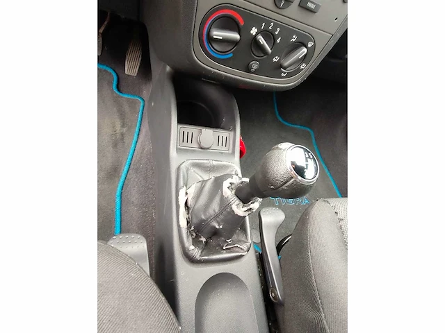 2005 opel tigra crabiolet - personenauto - afbeelding 8 van  21