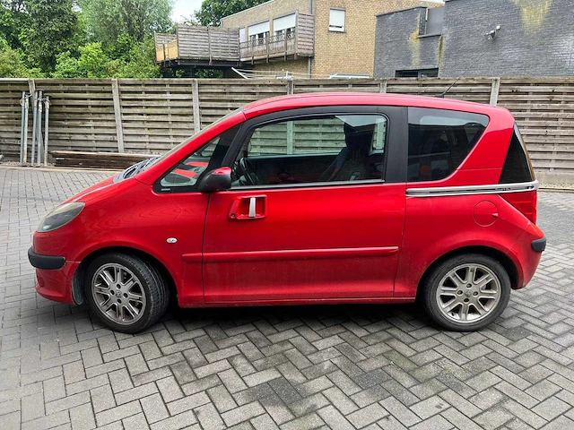 2005 peugeot - 1007 - sedan - afbeelding 2 van  8