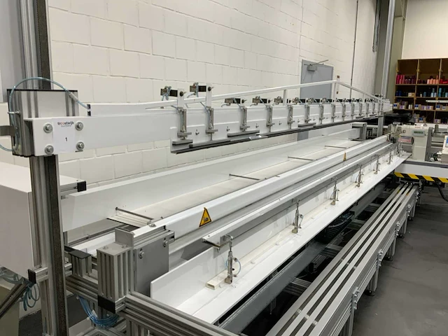2005 pfaff gor 2591 mlt automatische balein naaimachine voor optrekgordijnen - afbeelding 8 van  13
