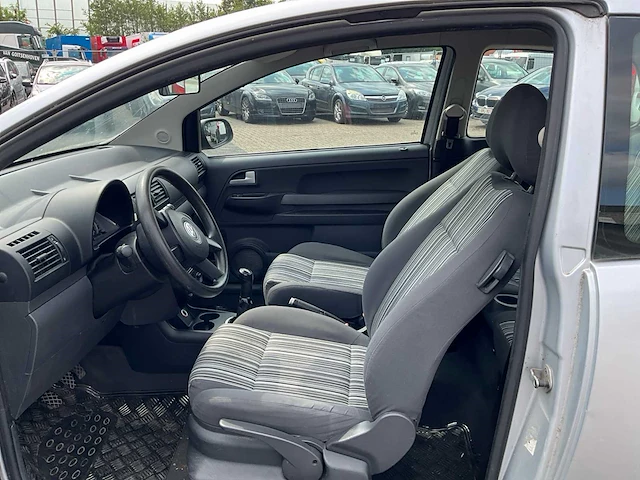 2005 volkswagen fox personenauto - afbeelding 13 van  39