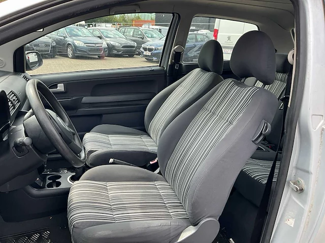 2005 volkswagen fox personenauto - afbeelding 14 van  39