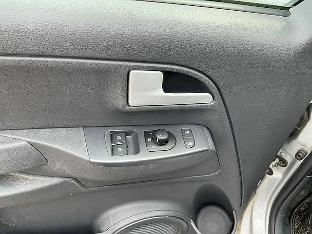 2005 volkswagen fox personenauto - afbeelding 15 van  39