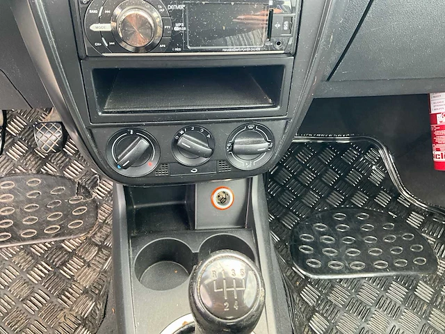 2005 volkswagen fox personenauto - afbeelding 18 van  39