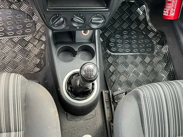 2005 volkswagen fox personenauto - afbeelding 19 van  39
