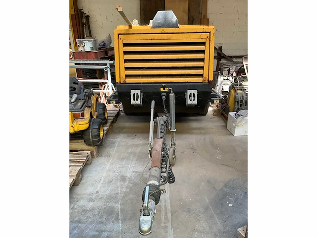 2006 atlas copco xas136 mobiele luchtcompressor - afbeelding 9 van  16