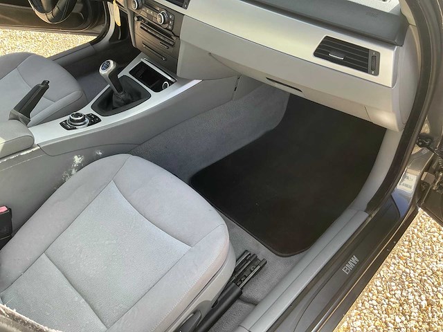 2006 bmw 320d personenauto - afbeelding 31 van  48