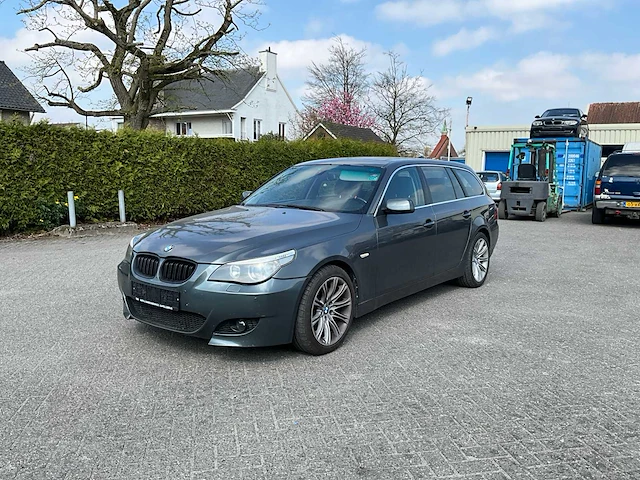 2006 bmw 530xdrive personenauto - afbeelding 1 van  44