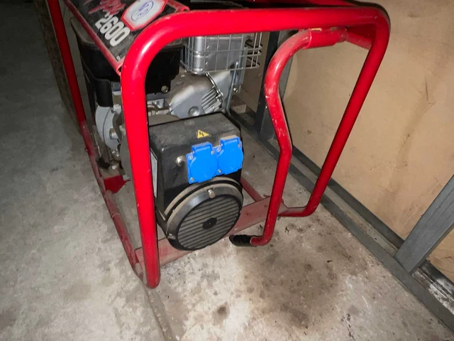 2006 briggs stratton handy gen 2600 generatorset - afbeelding 3 van  5