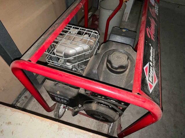 2006 briggs stratton handy gen 2600 generatorset - afbeelding 4 van  5