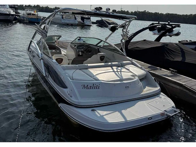 2006 crownline 200ls snelle motorboot - afbeelding 2 van  45