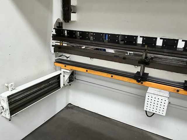 2006 ermak cnchap 3160 cnc kantbank - afbeelding 9 van  24