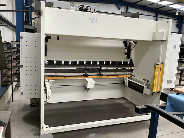 2006 ermak cnchap 3160 cnc kantbank - afbeelding 20 van  24