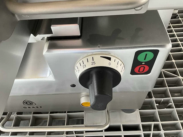 2006 graef va 400 tafelsnijmachine - volautomatisch - afbeelding 13 van  16
