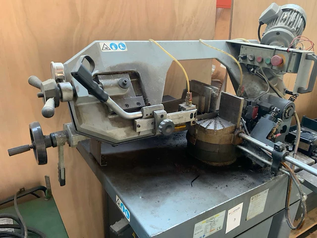 2006 huvema hu 261 cu bandzaagmachine - afbeelding 4 van  10