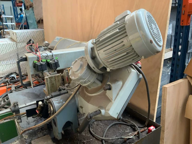 2006 huvema hu 261 cu bandzaagmachine - afbeelding 8 van  10