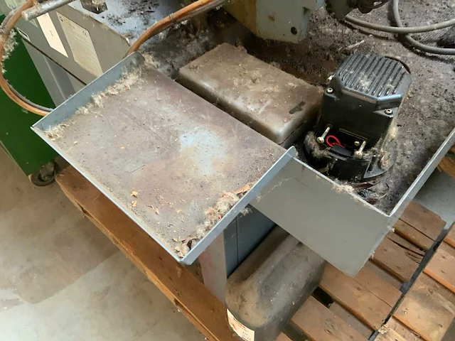 2006 huvema hu 261 cu bandzaagmachine - afbeelding 9 van  10
