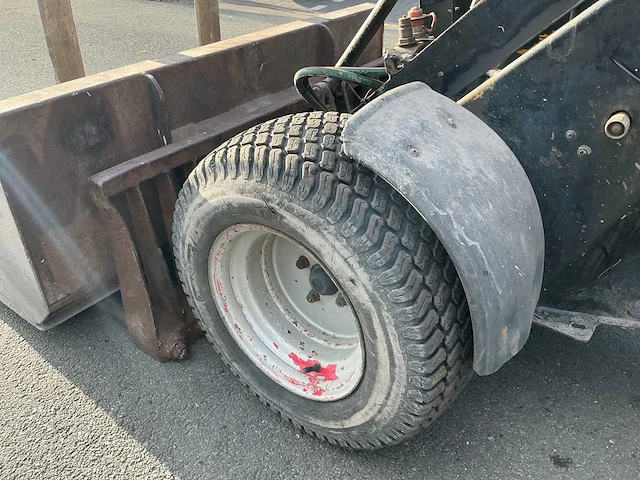 2006 knikmops 90 shovel met accesoires - afbeelding 4 van  27
