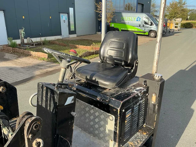2006 knikmops 90 shovel met accesoires - afbeelding 5 van  27