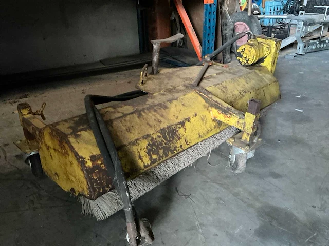 2006 knikmops 90 shovel met accesoires - afbeelding 9 van  27