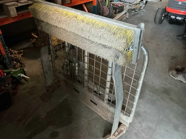 2006 knikmops 90 shovel met accesoires - afbeelding 15 van  27