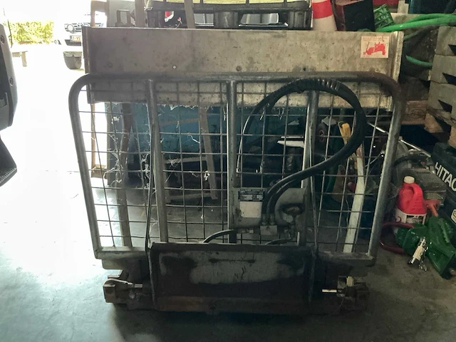 2006 knikmops 90 shovel met accesoires - afbeelding 16 van  27