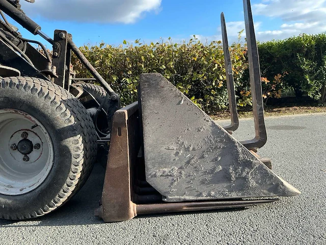 2006 knikmops 90 shovel met accesoires - afbeelding 26 van  27