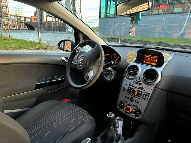 2006 opel corsa 1.3 cdti - afbeelding 8 van  9