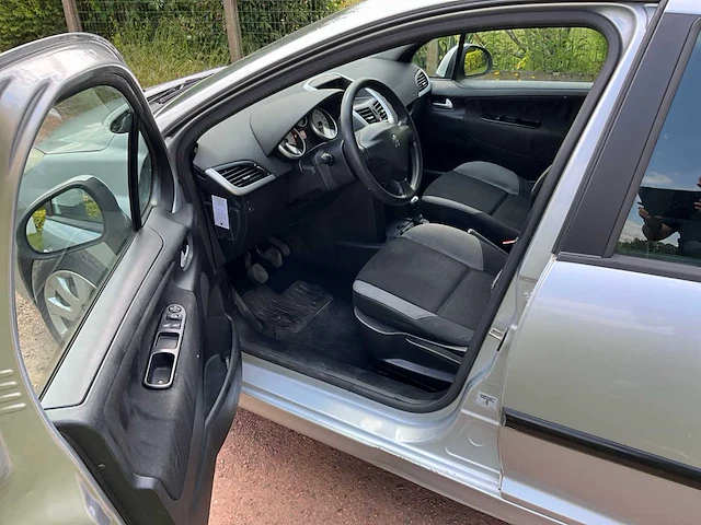 2006 peugeot 207 personenauto - afbeelding 8 van  31