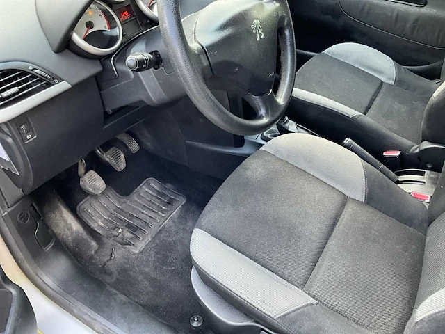 2006 peugeot 207 personenauto - afbeelding 9 van  31