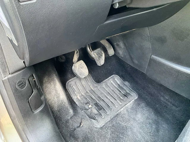 2006 peugeot 207 personenauto - afbeelding 13 van  31