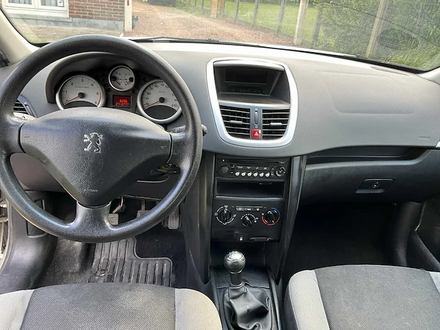 2006 peugeot 207 personenauto - afbeelding 15 van  31