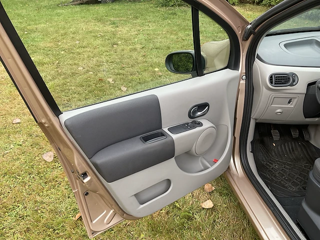 2006 renault modus personenauto - afbeelding 18 van  37