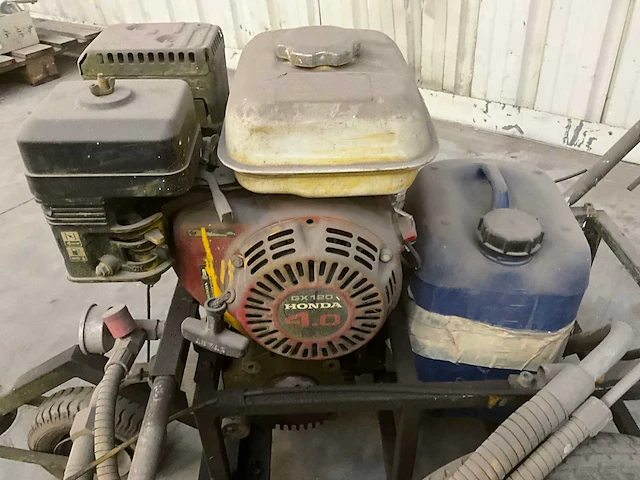2006 taiver l4200 lijnen markeerder - verfmachine op benzine motor - afbeelding 8 van  9