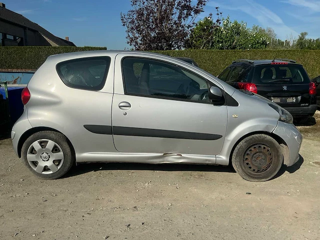 2006 toyota aygo - afbeelding 18 van  21