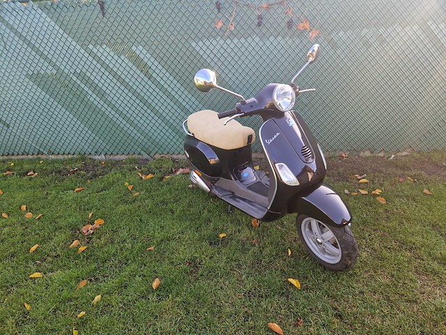 2006 vespa c38 brommer - afbeelding 2 van  4