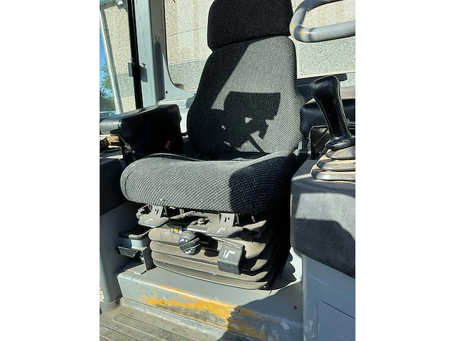 2007 caterpillar d3g dumper - afbeelding 17 van  24