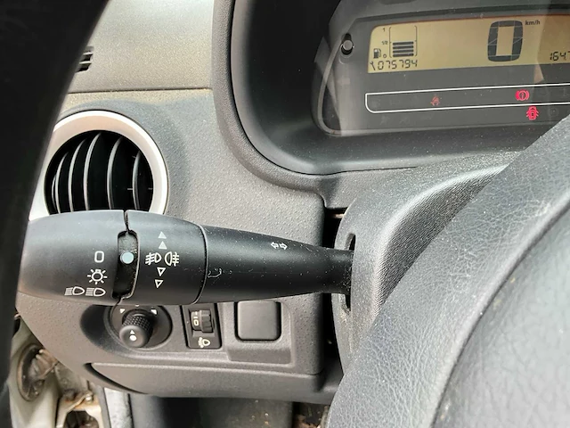 2007 citroën c3 benzine - 75 794km personenauto - afbeelding 8 van  28