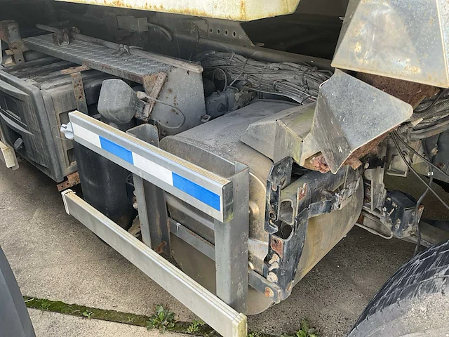 2007 daf 75.250 vrachtwagen vuilniswagen voor wisselstukken - afbeelding 2 van  11