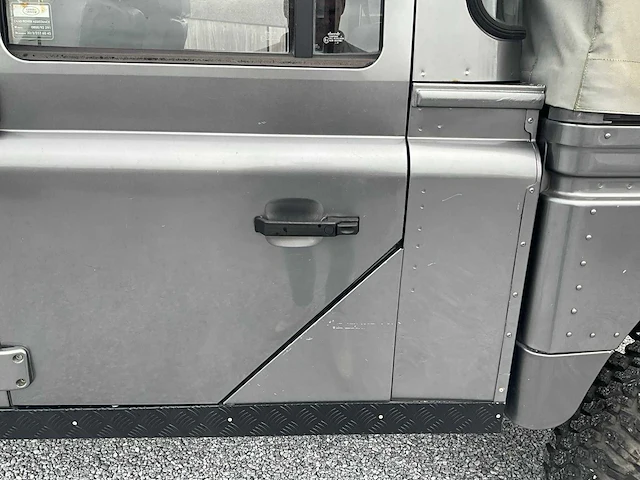 2007 defender 130 personenauto - afbeelding 6 van  27