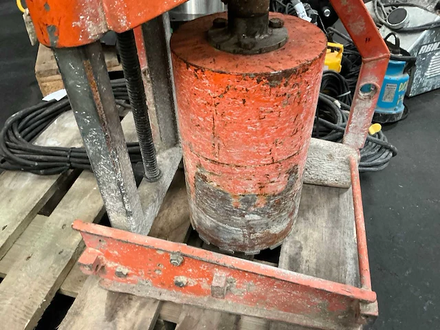 2007 gölz kb300 verticale diamantboormachine - afbeelding 5 van  8