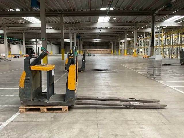 2007 jungheinrich ece 220xl orderpicker - afbeelding 3 van  5