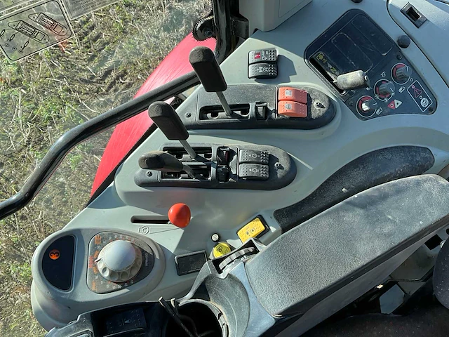 2007 massey ferguson 6490 dyna-6 vierwielaangedreven landbouwtractor - afbeelding 13 van  32