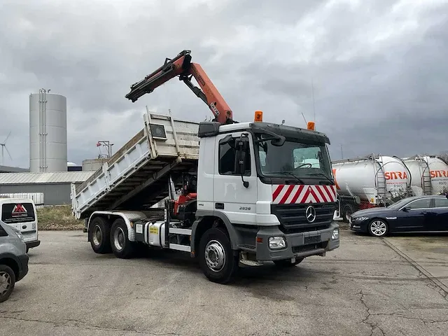 2007 mercedes-benz actros 2636 vrachtwagen met autolaadkraan - afbeelding 4 van  11