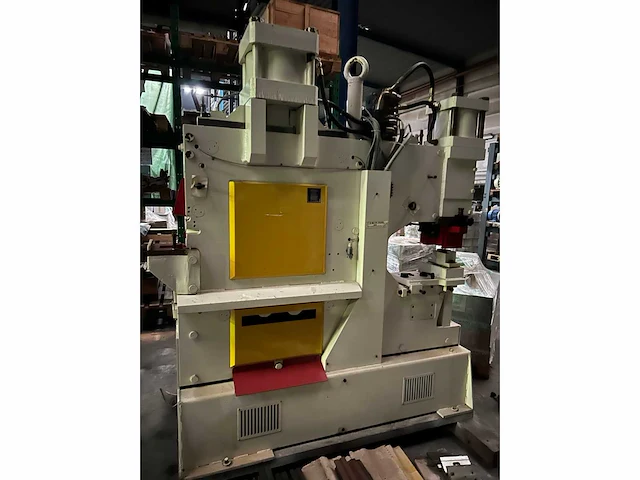 2007 mubea kblh1000 pons- en knipmachine - afbeelding 1 van  1