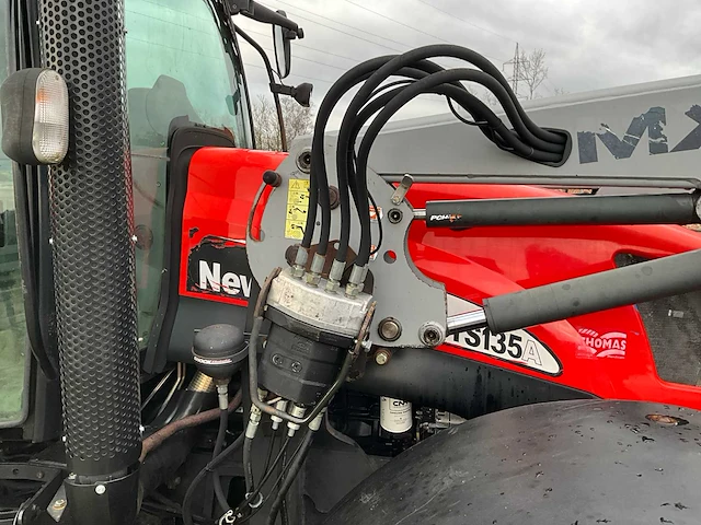 2007 new holland ts135a plus met frontlader vierwielaangedreven landbouwtractor - afbeelding 10 van  43
